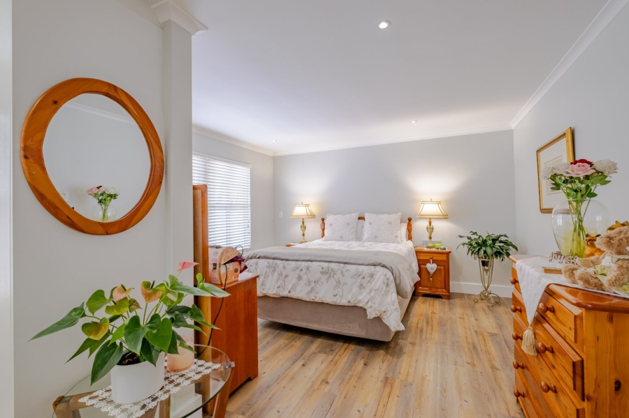 3 Bedroom Property for Sale in Chanteclair Western Cape